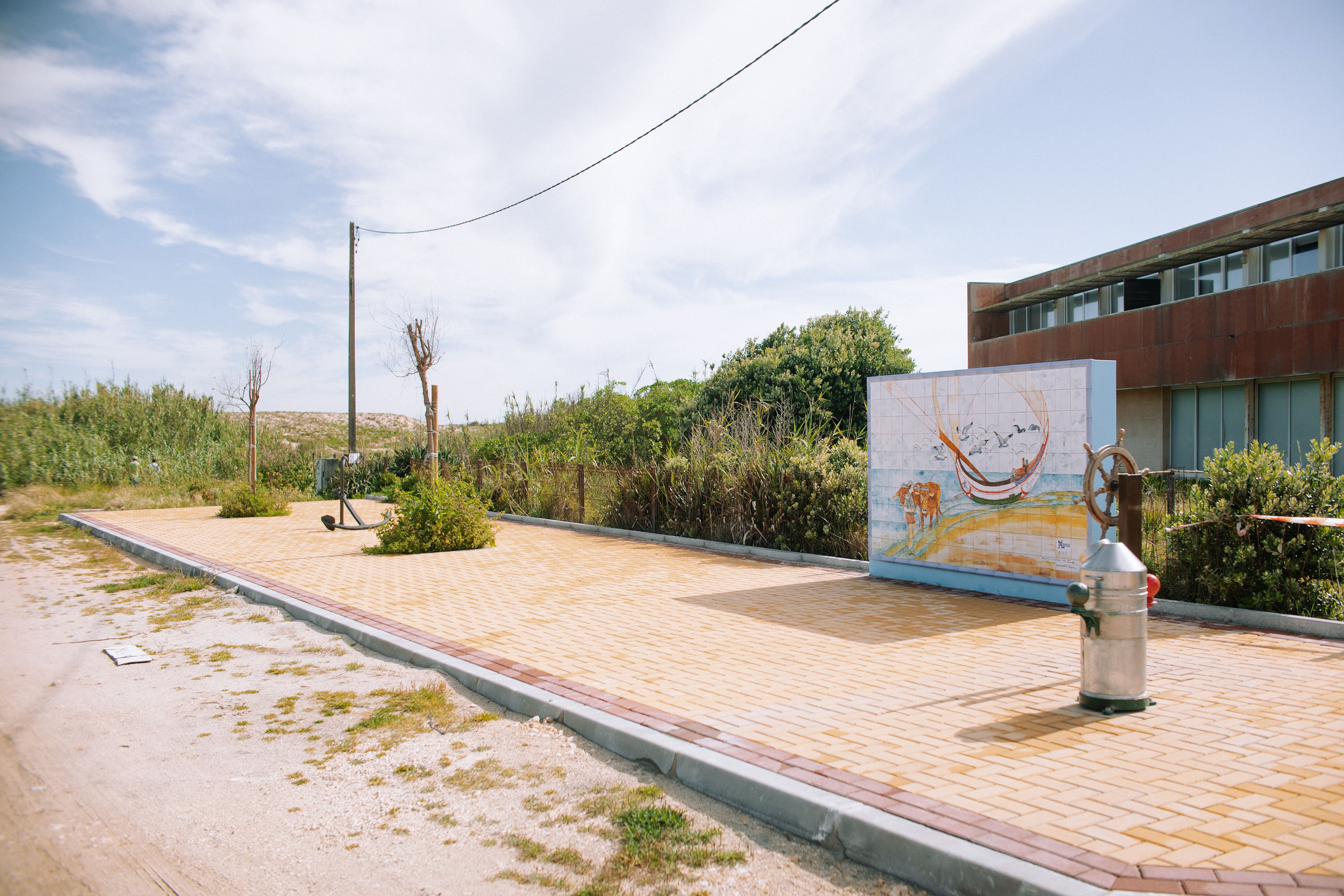 Arranjo urbanístico junto ao Largo da Areia Branca na Costa